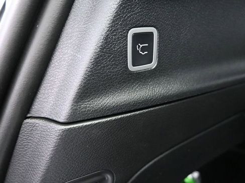 Used 2023 Chrysler Pacifica Touring-L w/ S Appearance Package image 38