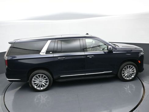 Used 2024 Cadillac Escalade ESV Premium Luxury image 37