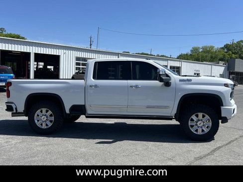 Used 2025 Chevrolet Silverado 2500 High Country w/ High Country Premium Package image 8