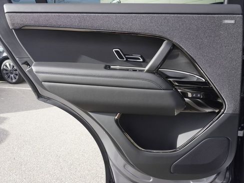 New 2025 Land Rover Range Rover Sport SE image 28