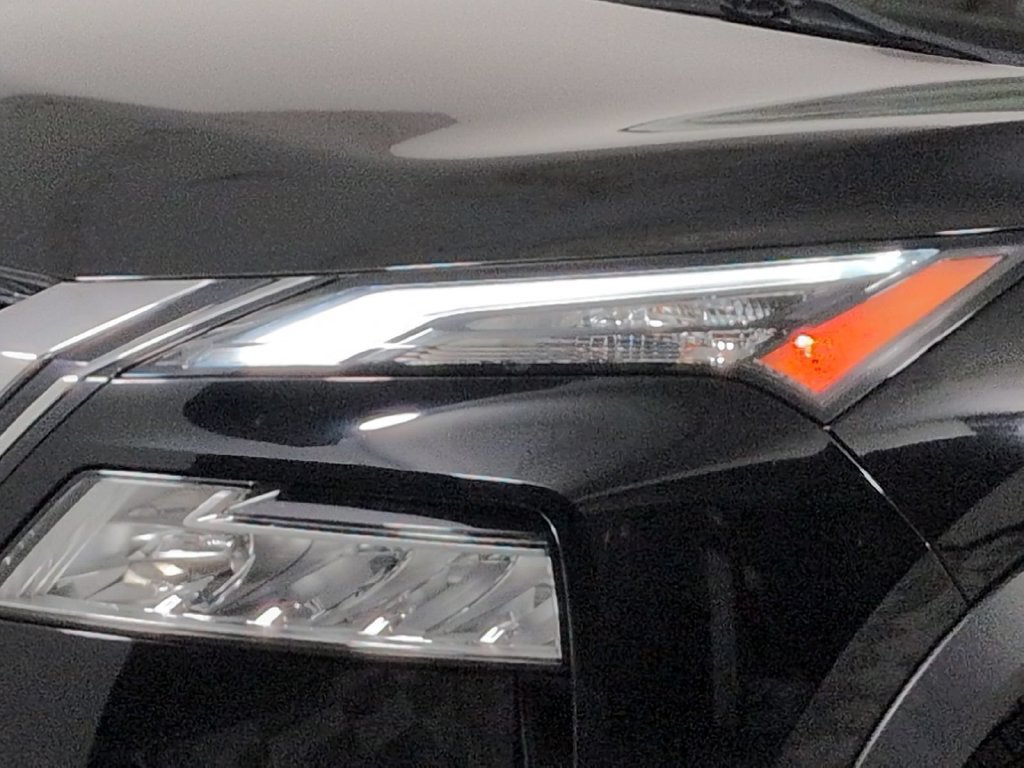 Used 2023 Nissan Rogue SV AWD/4WD image 12