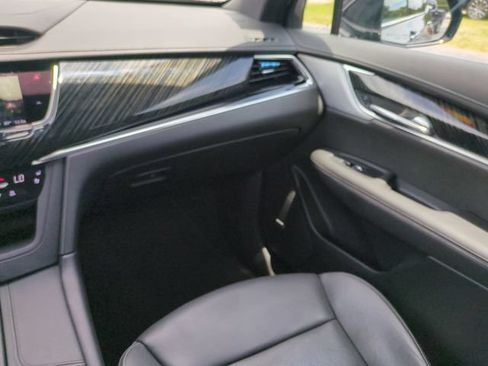 Used 2025 Cadillac XT6 Premium Luxury FWD image 20