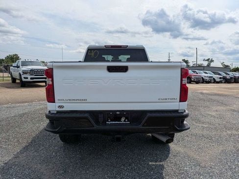 Used 2024 Chevrolet Silverado 2500 Custom w/ Custom Value Package AWD/4WD image 5