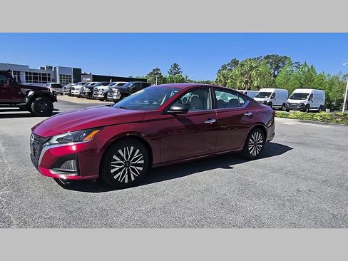 Used 2025 Nissan Altima 2.5 SV image 40