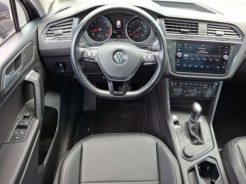 Used 2019 Volkswagen Tiguan SE w/ Panoramic Sunroof Package AWD/4WD image 12