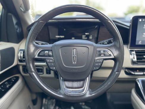 Used 2018 Lincoln Navigator L Select w/ Technology Package image 27