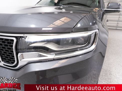 Used 2022 Jeep Wagoneer Series III w/ Premium Group I AWD/4WD image 8