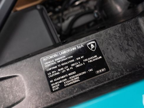 Used 2019 Lamborghini Huracan Performante AWD/4WD image 99