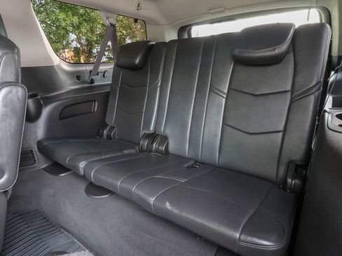 Used 2015 Cadillac Escalade ESV Luxury RWD image 29