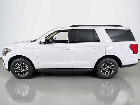 Used 2024 Ford Expedition XLT image 14