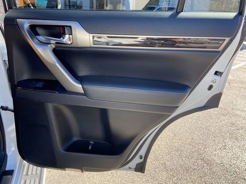 Certified 2020 Lexus GX 460 460 w/ Accessory Package image 30