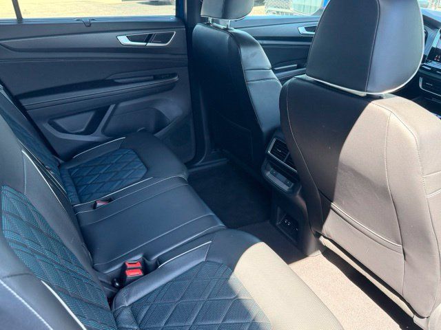 Certified 2024 Volkswagen Atlas Cross Sport SEL Premium R-Line AWD/4WD image 19
