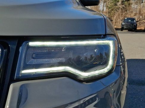 Used 2020 Jeep Grand Cherokee Altitude image 10