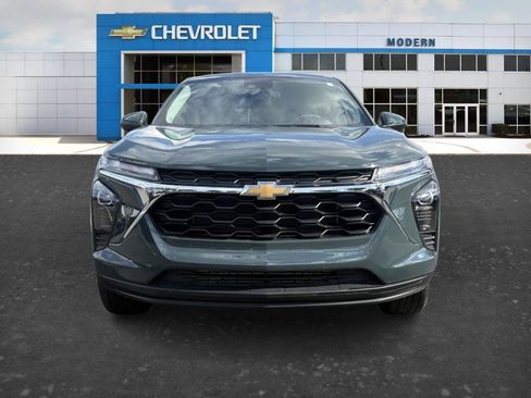 Used 2025 Chevrolet Trax LS w/ LS Convenience Package FWD image 7