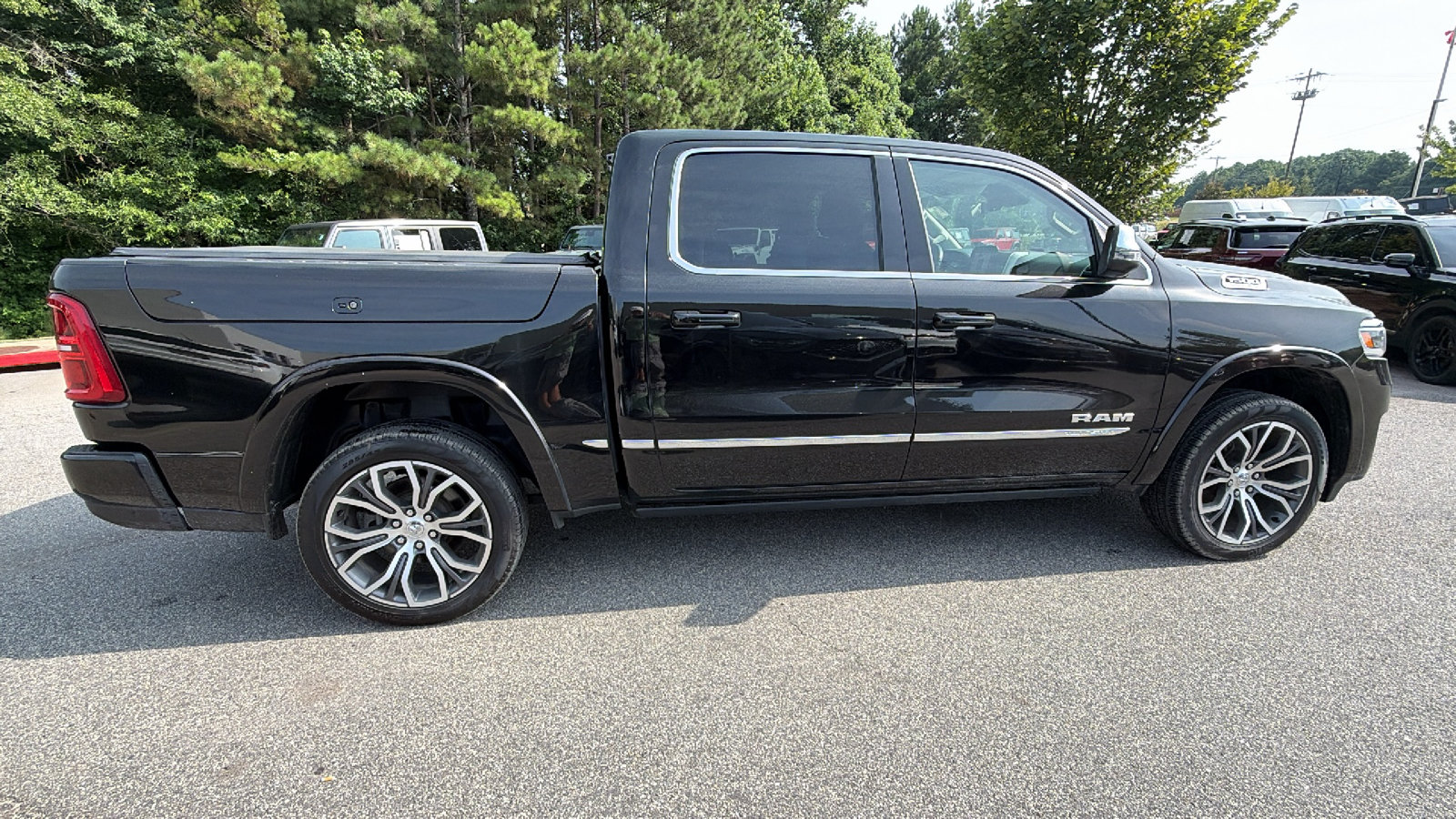 Certified 2025 RAM 1500 Tungsten AWD/4WD image 7