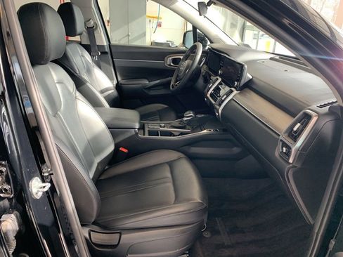 Used 2023 Kia Sorento S image 22