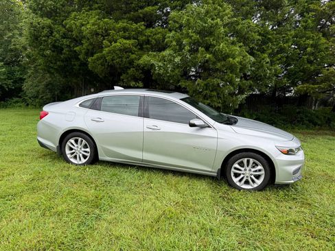 Used 2016 Chevrolet Malibu LT w/ Driver Confidence Package FWD image 9