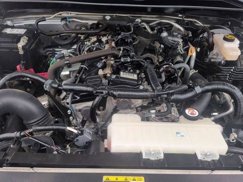 Used 2024 Toyota Tacoma TRD Off-Road image 28