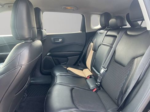 Used 2018 Jeep Compass Latitude w/ Popular Equipment Group AWD/4WD image 18