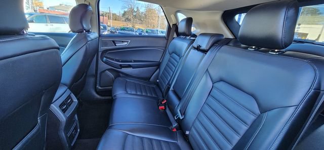 Used 2017 Ford Edge SEL w/ Equipment Group 201A AWD/4WD image 9
