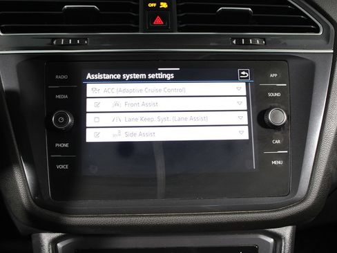 Used 2022 Volkswagen Tiguan SE w/ Panoramic Sunroof Package AWD/4WD image 25