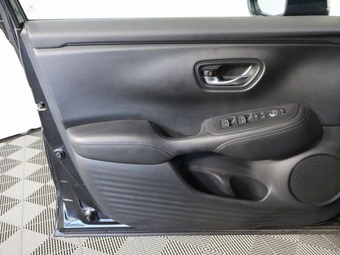 Used 2025 Honda HR-V EX-L image 12