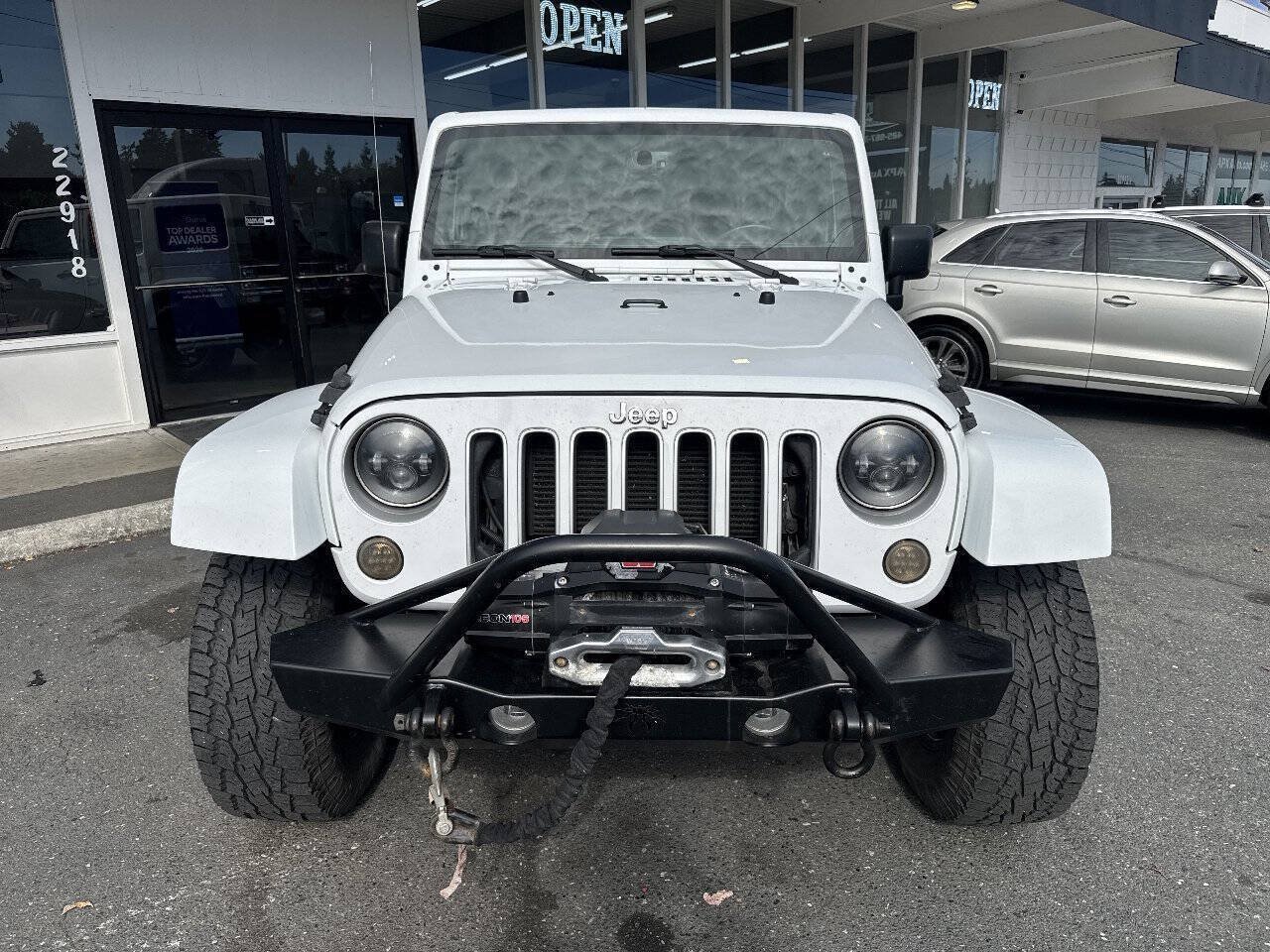 Used 2016 Jeep Wrangler Unlimited Sahara w/ Connectivity Group AWD/4WD image 11