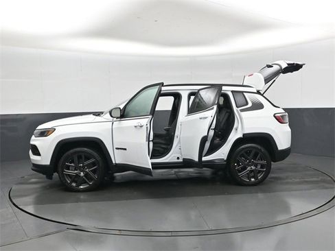 New 2026 Jeep Compass Latitude image 49