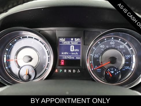 Used 2014 Chrysler Town & Country Touring FWD image 8