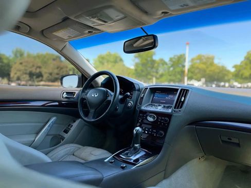 Used 2011 INFINITI G37 Journey w/ Premium Pkg image 13