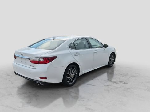 Used 2017 Lexus ES 350 w/ Navigation System Package FWD image 8