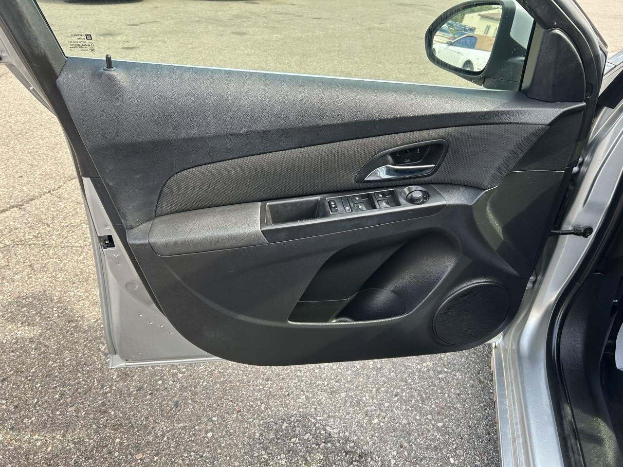Used 2016 Chevrolet Cruze LT FWD image 15