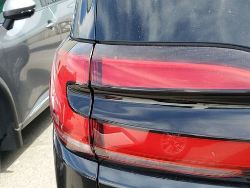 Certified 2023 Chrysler Pacifica Touring-L FWD image 8
