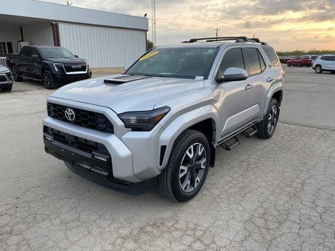 Used 2025 Toyota 4Runner TRD Sport RWD image 2