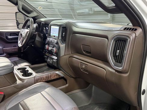 Used 2023 GMC Sierra 2500 Denali w/ Denali Ultimate Package image 17