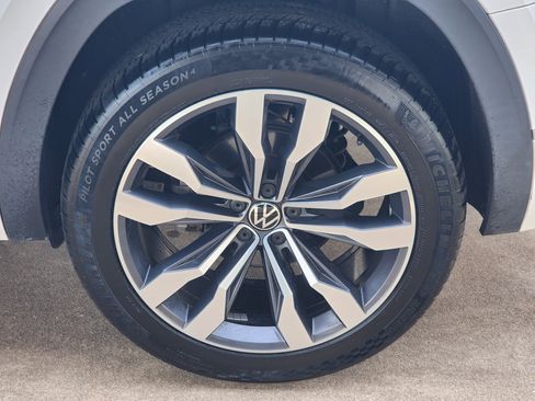 Used 2021 Volkswagen Atlas SEL R-Line image 12