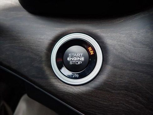 New 2025 Jeep Grand Cherokee L Limited w/ Black Appearance Package image 24