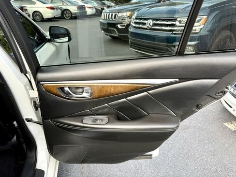 Used 2019 INFINITI Q50 Luxe image 23