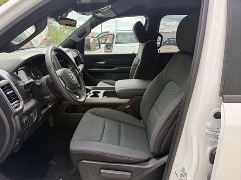 New 2026 RAM 1500 Express AWD/4WD image 18