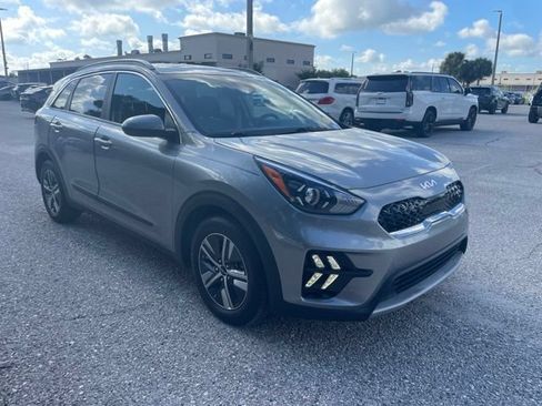 Used 2022 Kia Niro LXS FWD image 1