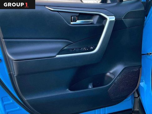 Used 2020 Toyota RAV4 XLE w/ Convenience Package image 22