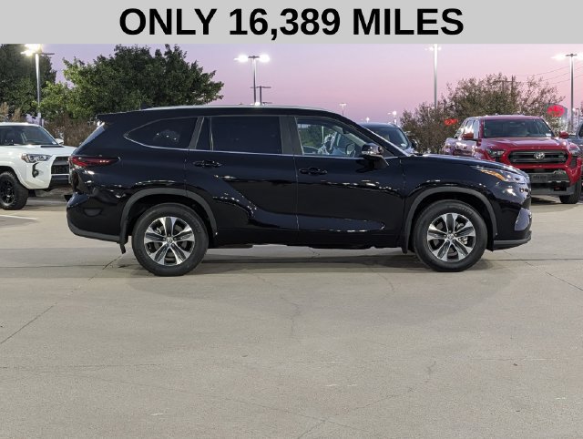Used 2026 Toyota Highlander XLE AWD/4WD image 4