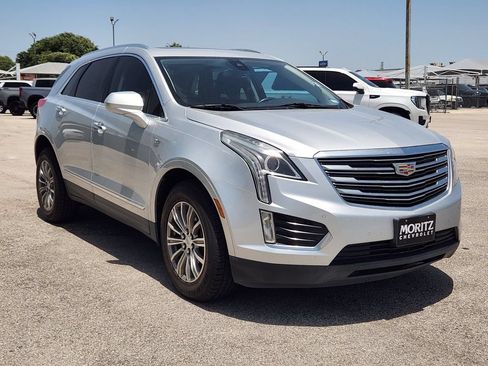 Used 2017 Cadillac XT5 Luxury w/ Driver Awareness Package FWD image 3