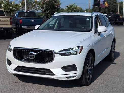 Used 2021 Volvo XC60 T5 Momentum w/ Premium Package FWD image 7