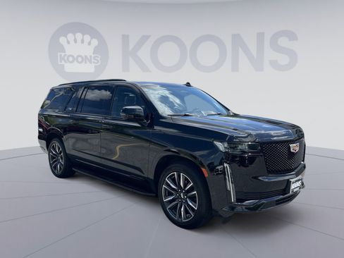 Used 2023 Cadillac Escalade ESV Sport Platinum AWD/4WD image 18