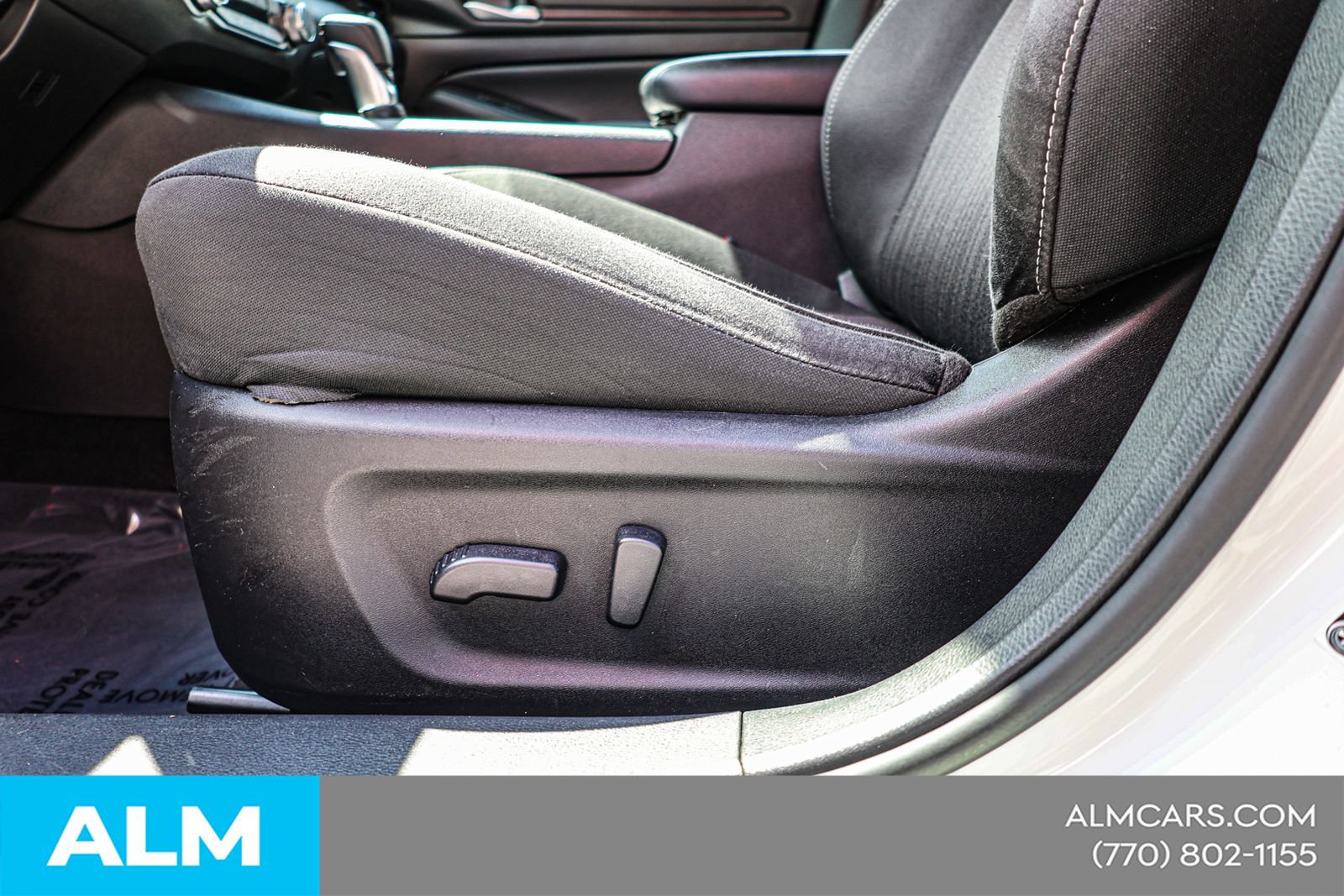 Used 2025 Nissan Altima 2.5 SV FWD image 19