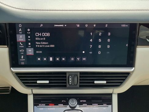 Used 2020 Porsche Cayenne S image 19