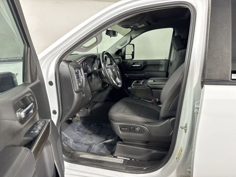 Used 2023 Chevrolet Silverado 2500 LT w/ Convenience Package image 5