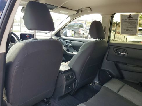 Used 2024 Nissan Rogue SV AWD/4WD image 11