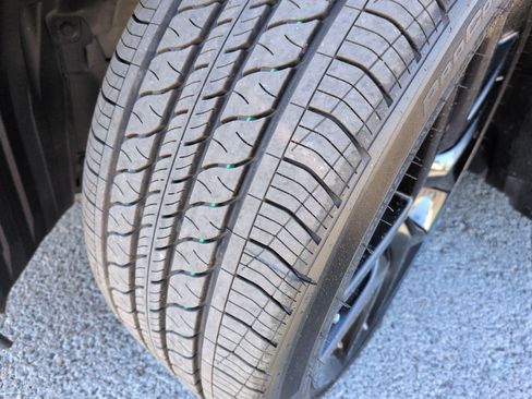 Used 2025 Honda Civic FWD Hybrid Sedan image 12